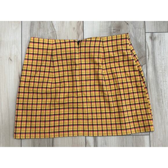 Urban Outfitters Mini Skirt Yellow Black Plaid Academia Small - Picture 4 of 4